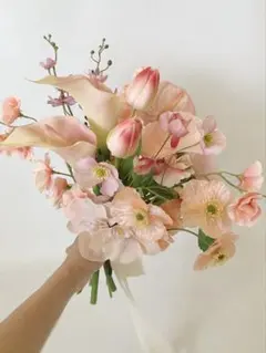 胡蝶蘭　チューリップ　アーティシャルフラワーのウェディングブーケ　ブートニア