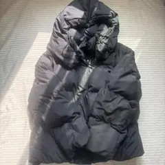 GU 黒 フード付き ダウンジャケット