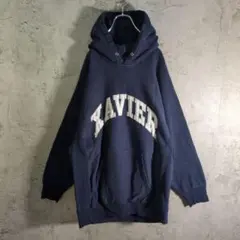 【人気カレッジ】XAVIER 刺繍 アーチロゴ パーカー ネイビー L