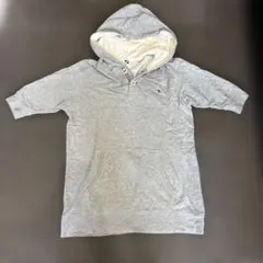 グレー フード付き 半袖パーカー　3