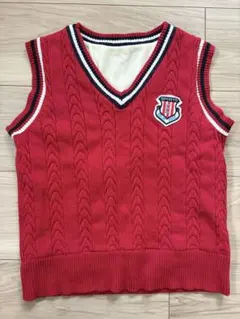 赤いケーブル編みVネックベスト