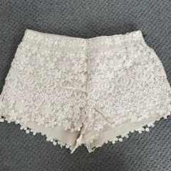 ZARA ショートパンツ フラワー刺繍 Mサイズ