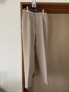 GU ベージュ テーパードパンツ スラックス XL