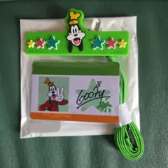 ディズニーストア　シークレットカードホルダー　　　グーフィー