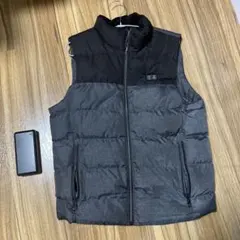 温度調整機能付きダウンベスト 黒とグレー
