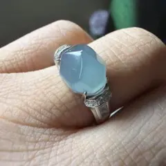 本翡翠、爽やか、クールシルバーブルー原石ルース指輪