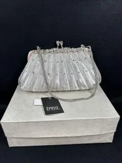 未使用　EPRISEパーティーバッグ　ビーズバッグ　シルバー　箱付き　タグあり
