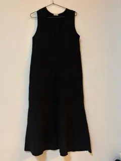 ジーユーマーメイドニットジャンパードレス　Vネック　ブラック　M