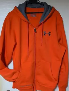 Under Armour オレンジ フード付きパーカー