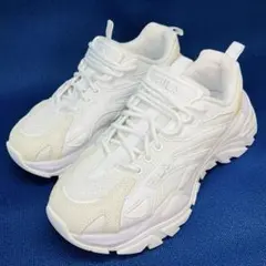 【極美品】FILA 23㌢フィラ イントレーション ライト　厚底　ホワイト