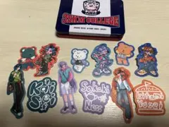3SKM College ステッカー 缶付き