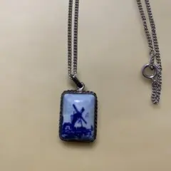風車デザインのネックレス