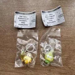 サンリオ　ガチャガチャ　カプセルトイ　くだものめじるしアクセサリー
