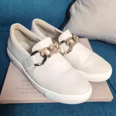 ホワイトチェーン付きスリッポンローファー