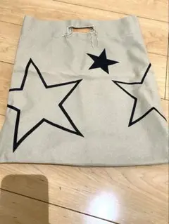 nouer ベージュ 星プリントキャンパス地バッグのサムネイル