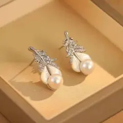 SV925ポスト パール＆リーフデザインピアス 上品フェミニンスタイル