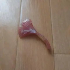 シェル製 イチョウの葉デザインブローチ