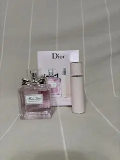 Miss Dior ブルーミングブーケ＆トラベル スプレーのセット+サンプル8点 Miss Dior ブルーミングブーケ＆トラベル スプレーのセット+サンプル8