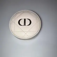 Dior スキンフォーエバークッションパウダー　コーラル