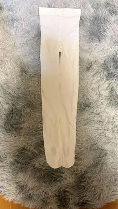 バレエ　穴あき白タイツ