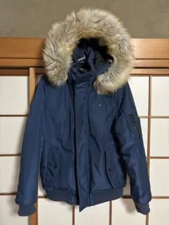 TOMMY ネイビー ファー付きダウンジャケットのサムネイル