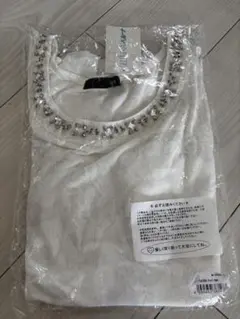 新品♪BELLUNA ビジュー付き ノースリーブ カットソー ホワイトのサムネイル