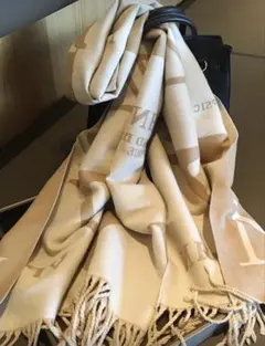 ベージュとブラウンのロゴマフラー SHEIN