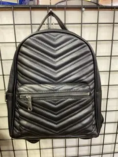 ブラックキルティングリュック