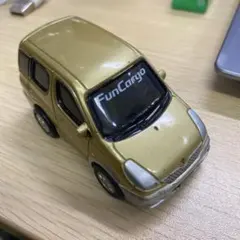 トヨタファンカーゴ ミニカーのサムネイル