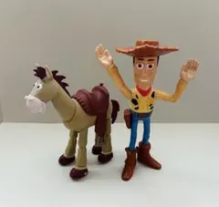 トイストーリー　ウッディとブルズアイフィギュアセット売り