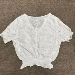 INGNI 半袖 パンチングレーストップス 白