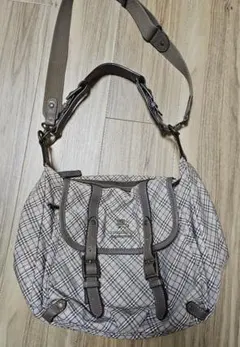 希少　ピンク バーバリーブルーレーベル　ショルダーバッグ　ノバチェック　ロゴ金具