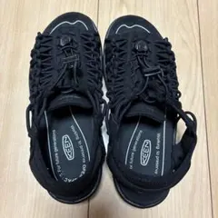 KEEN UNEEK サンダル ブラックのサムネイル