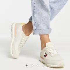 Tommy Jeans スニーカー　ベージュのサムネイル