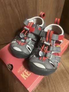Keen CNX サンダル グレー/レッド　15.0cm