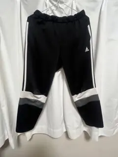 adidas 黒 ストライプジャージ