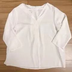 Ｖネック　ブラウス