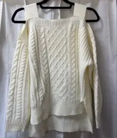 オフショルダー ケーブル編み ニットセーター アイボリー