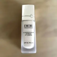 Dior プレステージ ホワイト ル プロテクター UV ルミエール BB 00