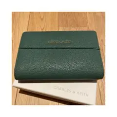 CHARLES & KEITH 二つ折り財布
