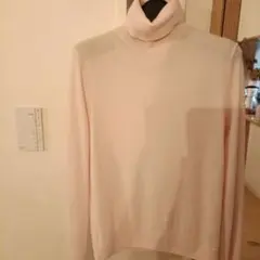 美品　ユニクロ　カシミヤ タートルネックセーター 薄ピンク