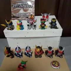 仮面ライダー 指人形 11体とマグネット等