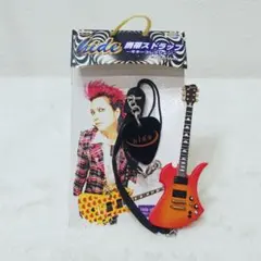 hide ギター ピック型2連アクリルプレートキーホルダー(ブラック×赤