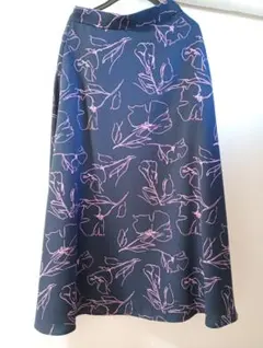 花柄ネイビー ロングスカート Sサイズのサムネイル