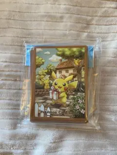 ポケモンカードゲーム　デッキシールド　ピカチュウの贈り物　スリーブのサムネイル