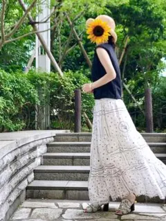 フレアスカート Sサイズ 花柄刺繍のサムネイル