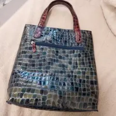 ココフィオーレ　エナメルレザー