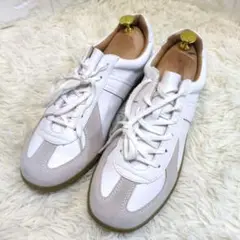 ジャーマントレーナー REPRODUCTED EDITION MODEL 白