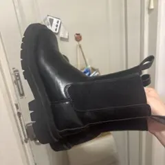 ブラックレザーサイドゴアブーツ