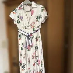《美品》AND COUTURE フラワープリントプリーツワンピース ホワイト F